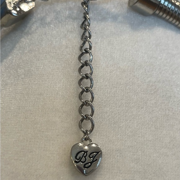 Betsey Johnson collar with skull/chains!!! - Picture 6 of 6